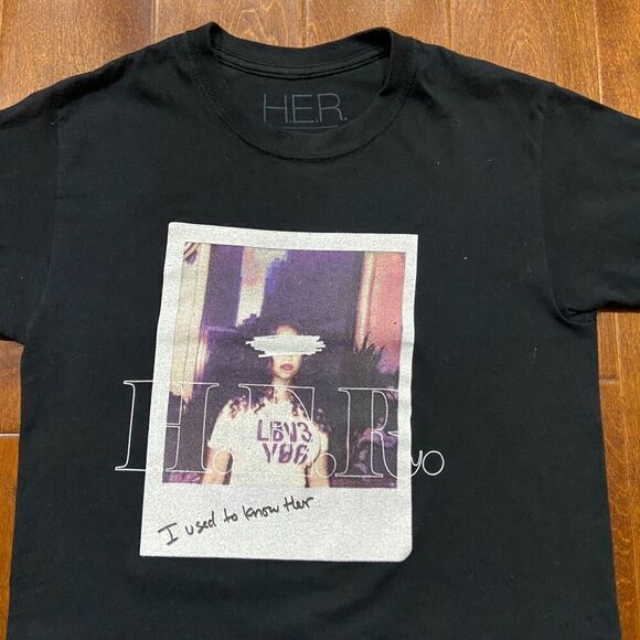 HER Official Merch I Used To Know H.E.R. Black Tee T-Shirt Women's Size Small - Picture 2 of 8